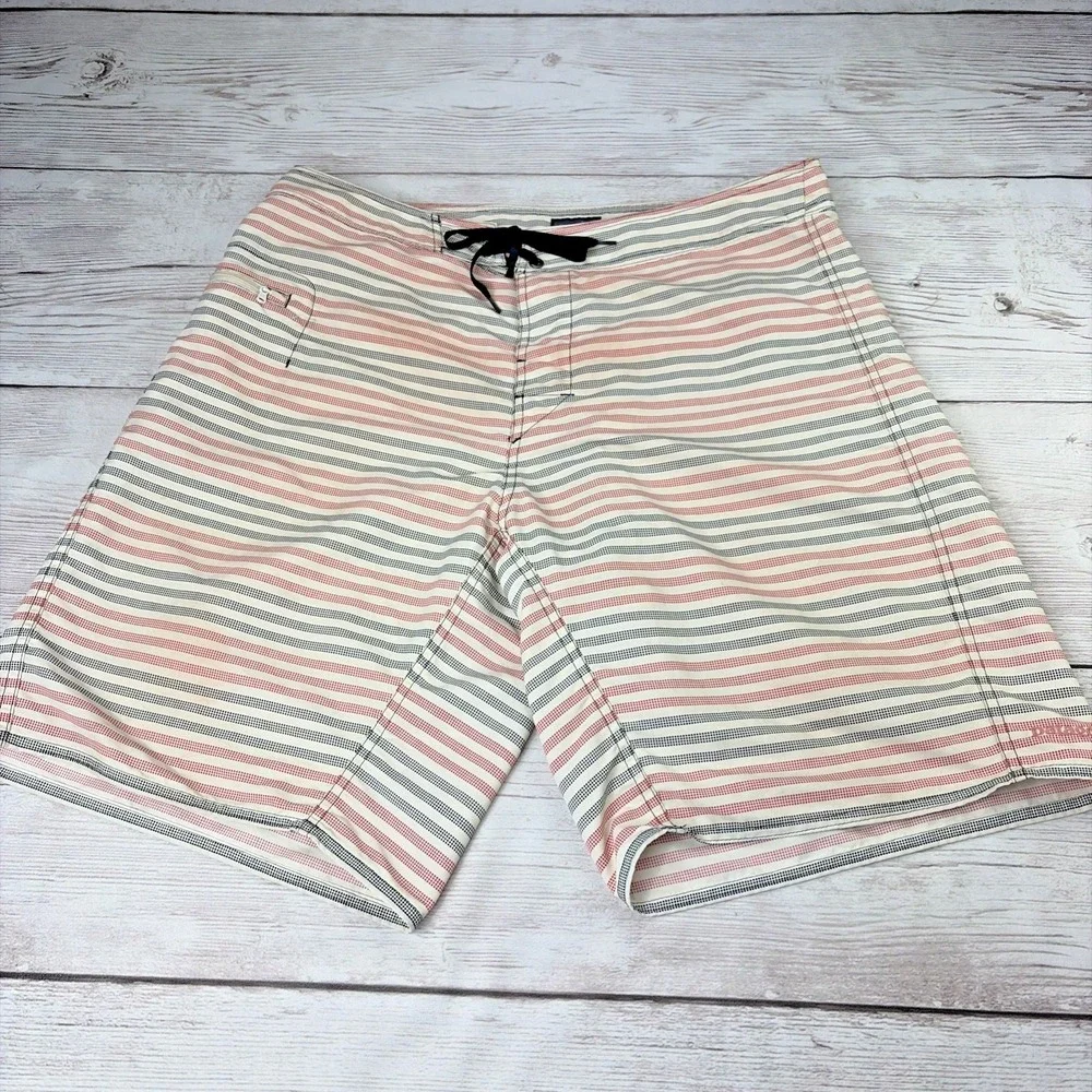 Patagonia Wavefarer Boardshorts Men's Red White Blue Stripe Stretch Drawstring